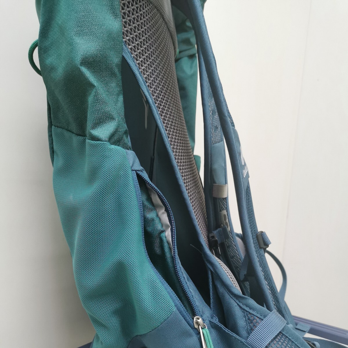 ドイターACライト24(Deuter AC LITE 24) 　　＋モンベル 3Dメッシュキャップ_画像3