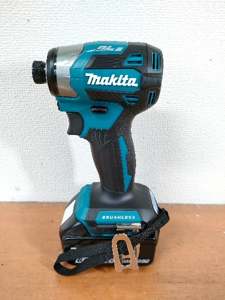 【１円スタート】】　マキタMakita TD173DRGX インパクトドライバ マキタ純正バッテリ、充電器、ケース付 ブルー　未使用長期保管品_画像2