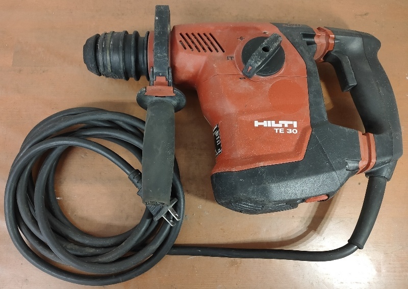 HILTI ヒルティ コンビハンマードリル TE30 100V コンボ 3579934　動作確認です_画像2