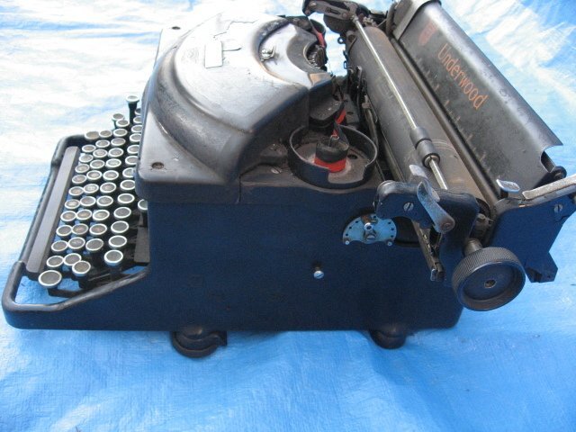 UNDERWOOD under wood typewriter antique interior period thing that time thing present condition goods 