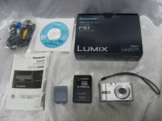 Panasonic　パナソニック コンパクトデジタルカメラ LUMIX　シルバー　DMC-FS1 デジカメ 動作品_画像1