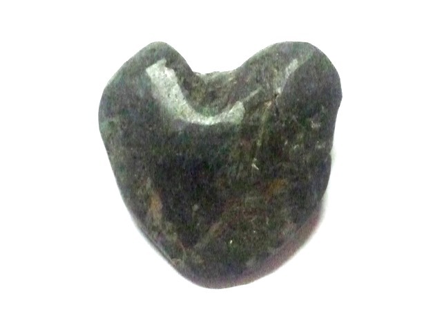 特別製作の手作りのミニ標本「伊勢志摩～奥伊勢産出の珍しい石」（奇形石等６種類）_画像4．ハート型の緑色岩の転石礫です