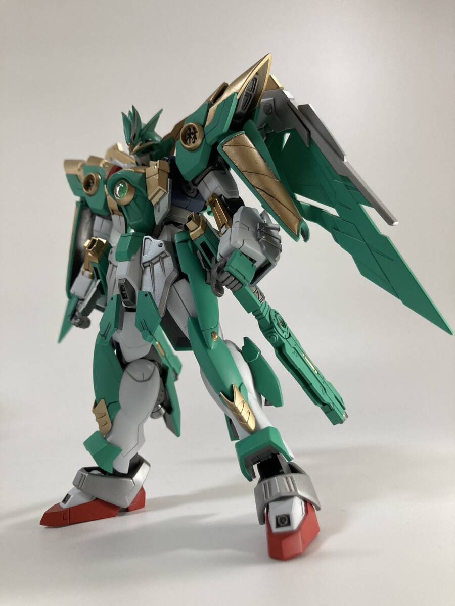 プロモデラー 雑誌掲載作品 密林の大翼風影日衛　HGBFウイングガンダムフェニーチェ改造 完成品 密林　SDガンダム　BB戦士元祖SD　風林火山_画像2