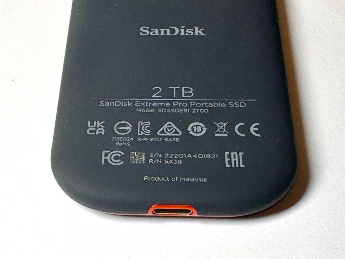 【極美品】SanDisk 外付けSSD USB 3.2 Gen 2x2　2TB／SDSSDE81-2T00-GH25