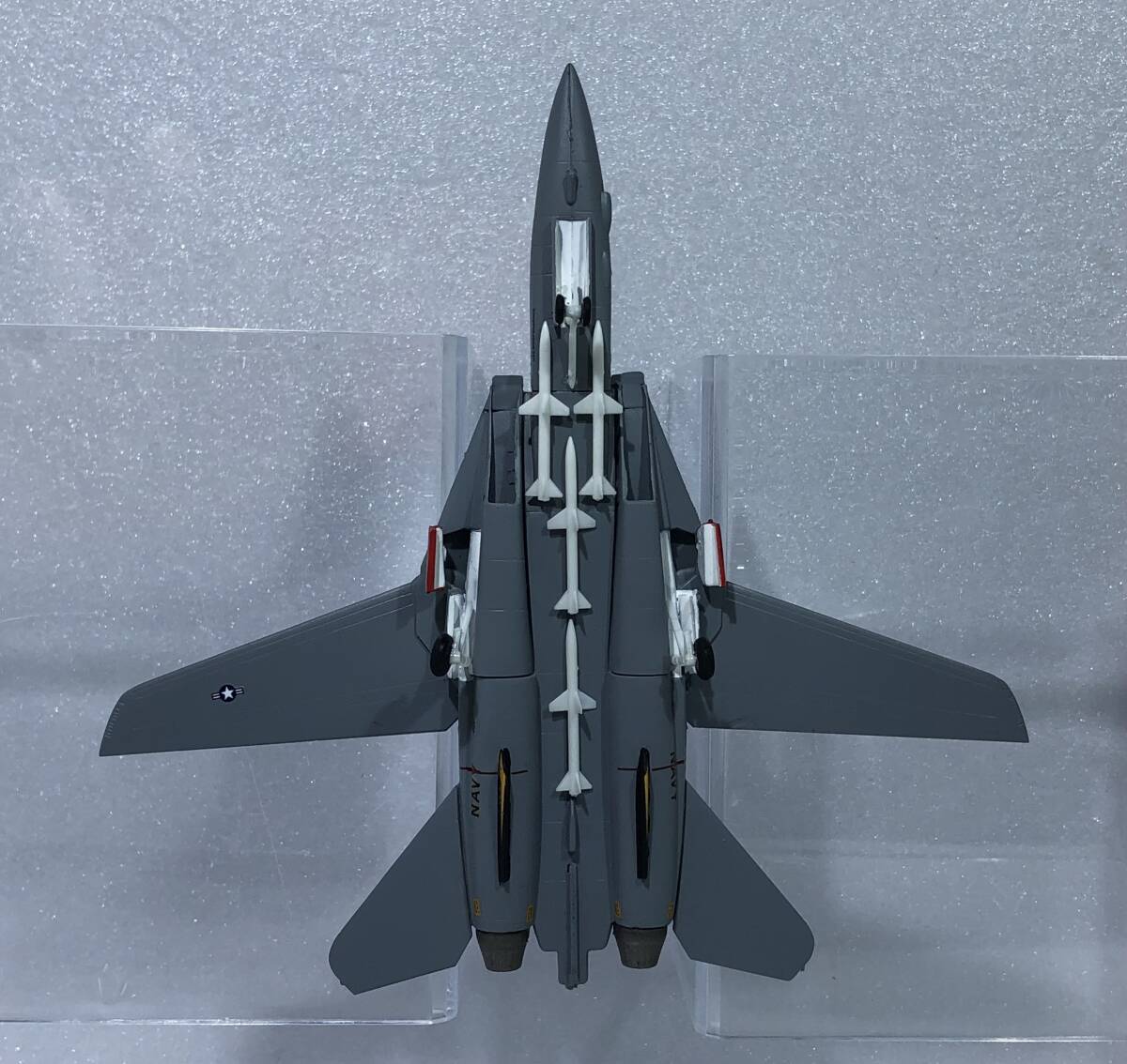 ■完成品 1/144 F-14A トムキャット アメリカ海軍 VF-21 フリーランサーズ NF200_プラスチック箱はつきません