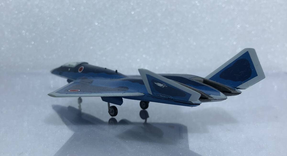 ■完成品 1/144 YF-23 仮想 航空自衛隊 第301飛行隊 洋上迷彩塗装 ♯ トランペッター_画像6