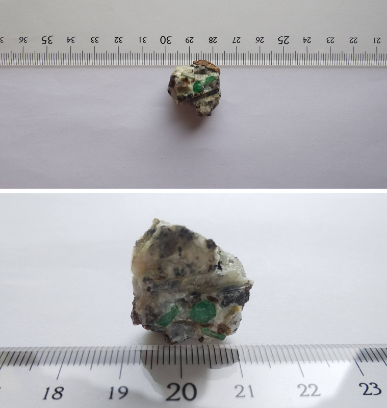 宝石質 エメラルド 緑柱石 ラフ 母岩付き 結晶 原石 標本 アフガニスタン産 約40ct 5_画像10