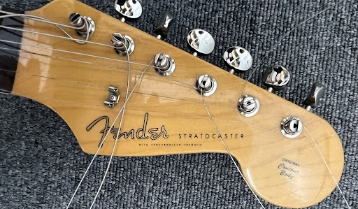 【JBI 5363】 1円～ Fender フェンダー ストラトキャスター エレキギター 日本製 Japan ソフトケース付き 保管品 ジャンク 中古 現状品の画像5