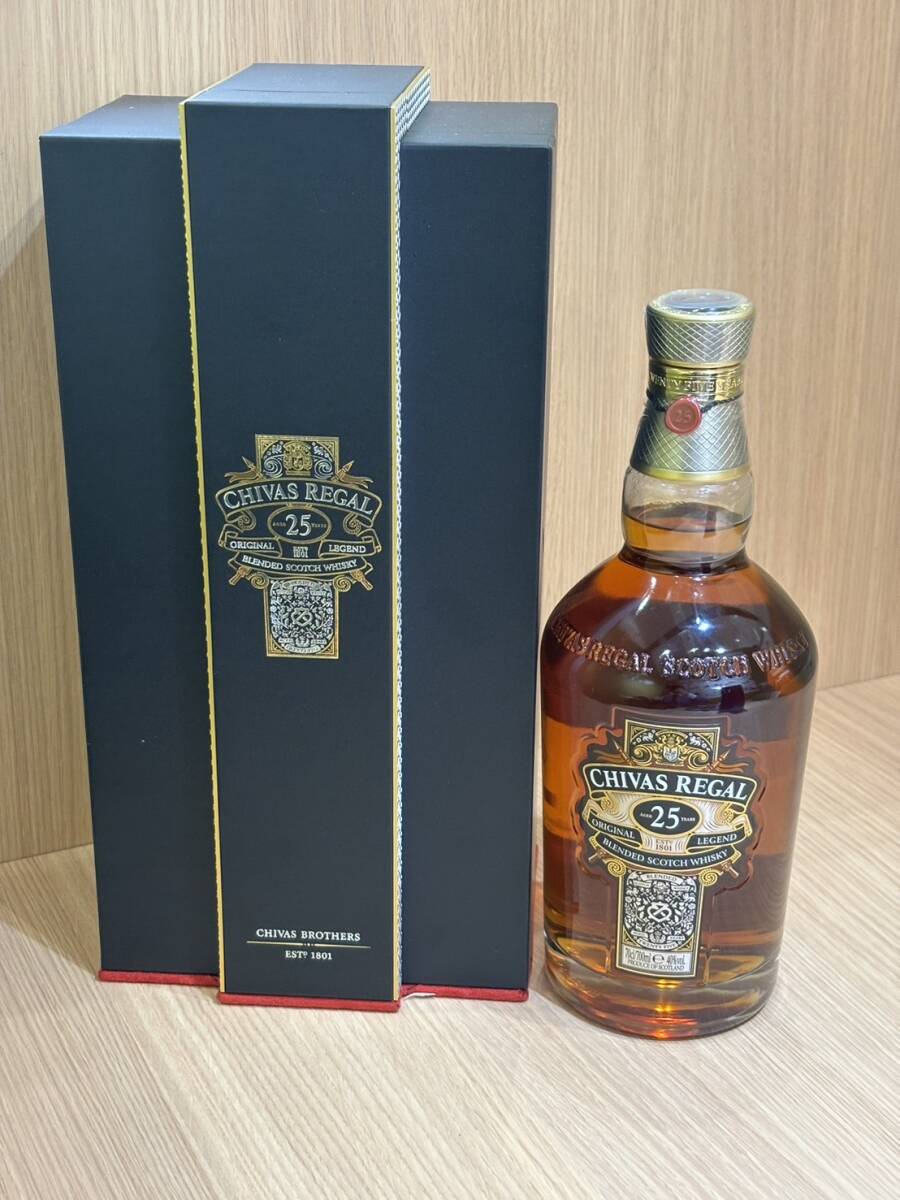 【APS 9100】１円～ CHIVAS REGAL シーバスリーガル 25年 オリジナル レジェンド ブレンデッド ウイスキー 700ml 40% 未開栓 現状品_画像1