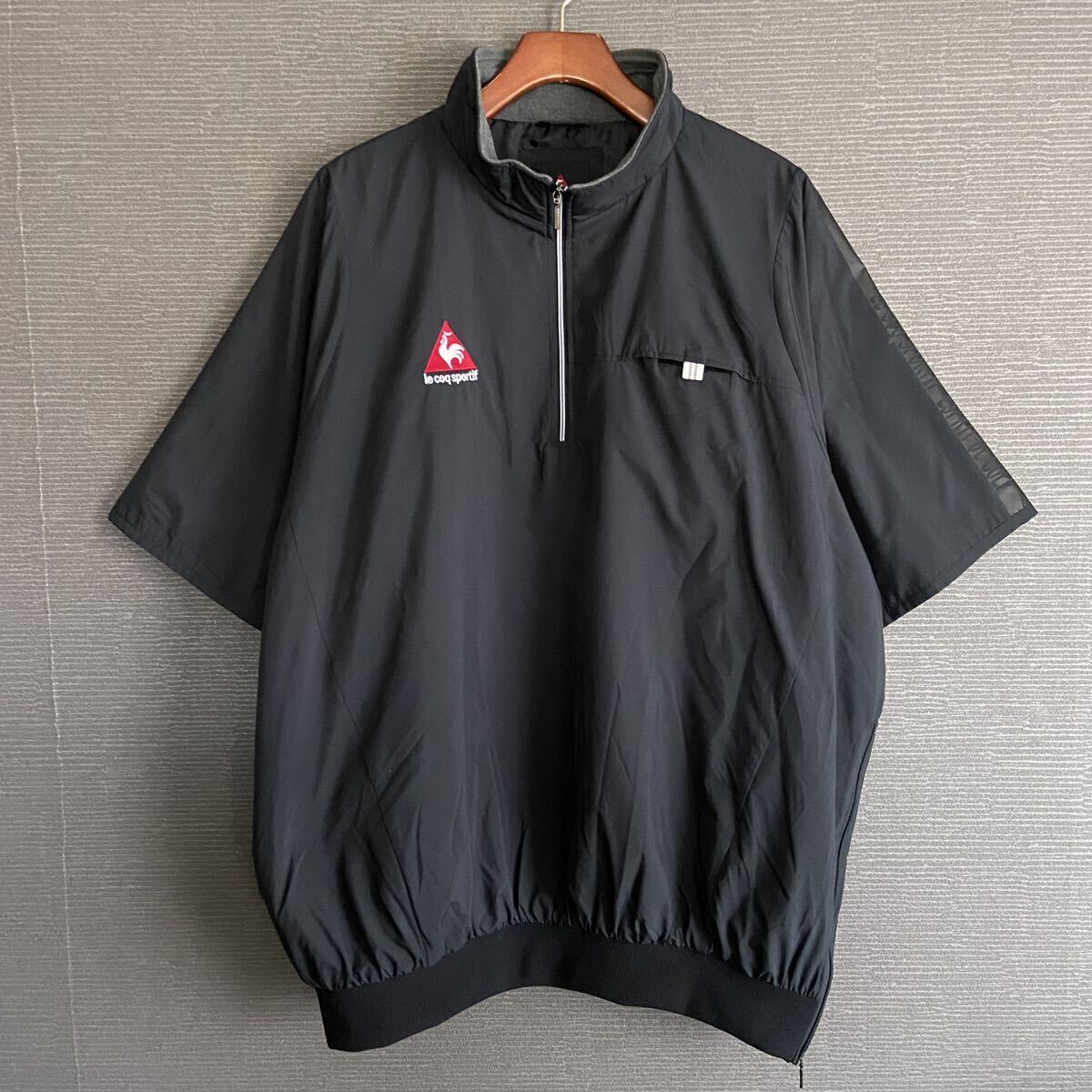 大きいサイズ3L ルコックゴルフ 中綿入り 刺繍 ラインデザイン ハーフジップ 半袖 シャツ ジャケット 黒 トップス スニード lecoq メンズの画像1