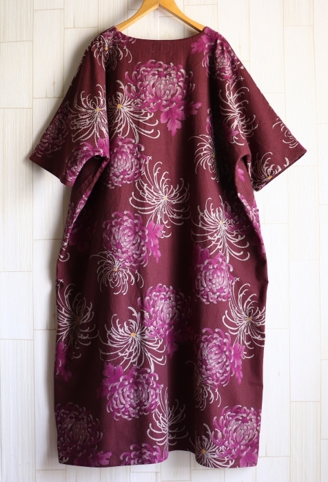 和柄 刺し子 菊 ワンピース ポケット付き ボルドー色 赤紫系 花柄 フラワー 大きいサイズ ハンドメイド_後ろ