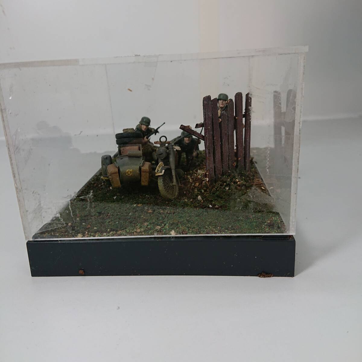 送料込み_18)ヒカリ工房製_1/35_ドイツ軍_戦闘シーンのディオラマ(クラッドシュッツェン_偵察行動①)_完成品用ケース付き_塗装済み完成品_画像10