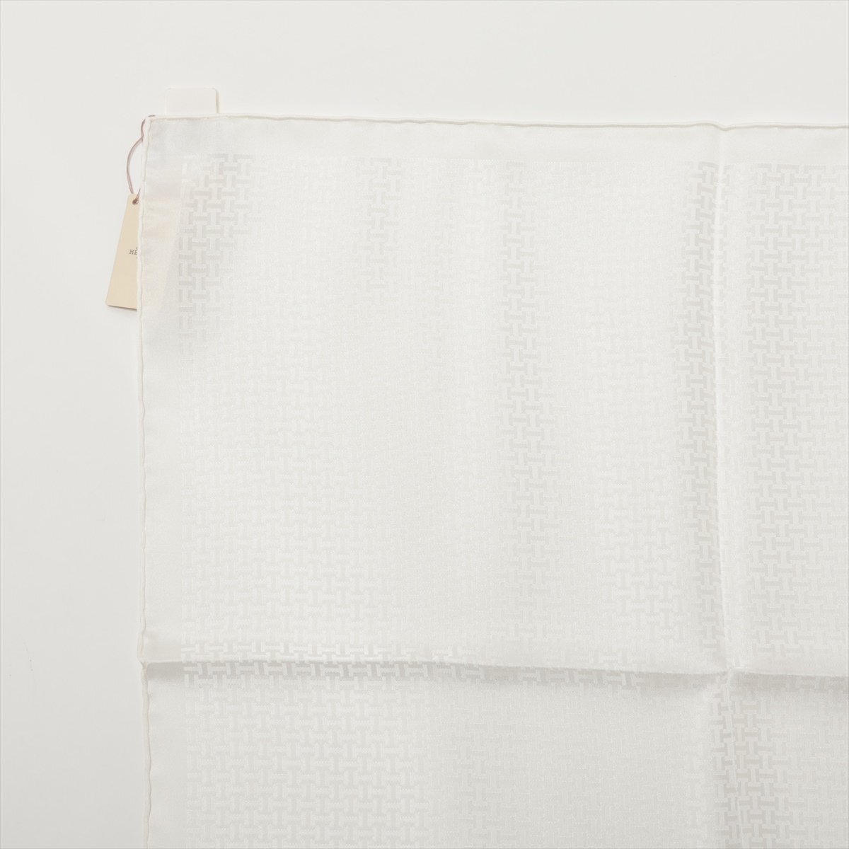 ■未使用■エルメス■タグ付■カレ 45 スカーフ H ロゴ シルク 100％ 絹 ホワイト ストール アパレル 婦人 レディース EEE P16-4_画像2