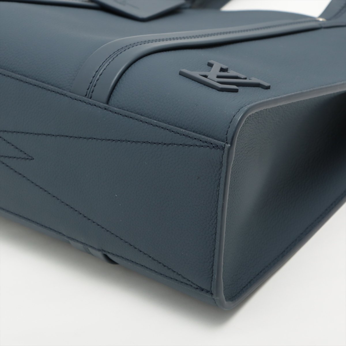 極美品 ルイヴィトン LV アエログラム テイクオフ トート M21542 レザー ビジネス バッグ 書類鞄 通勤 人気 定番 A4 メンズ TTT X7-4_画像3