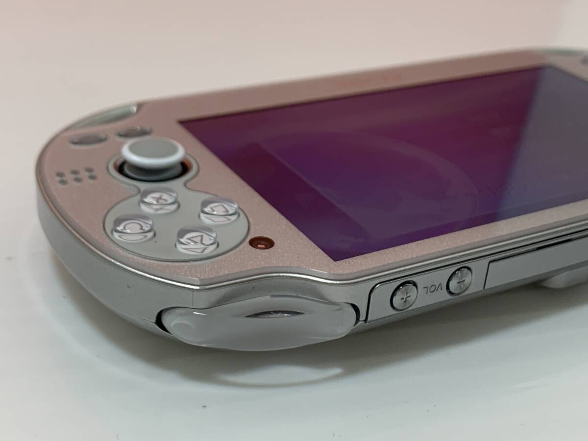 220255◆SONY　PS VITA　PCH-1000　アイスシルバー？　初期化済み　本体のみ　SDカード/32GB【写真追加あり】◆G_画像6