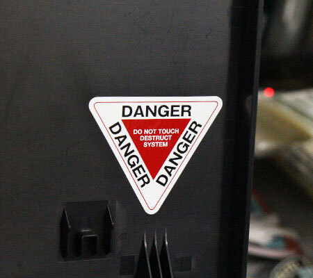 ステッカー 車 バイク アメリカン ミリタリー サイン 表示 案内 危険 DANGER 注意 警告 おしゃれ かっこいい 自爆装置 ホワイト 2枚セット_画像4