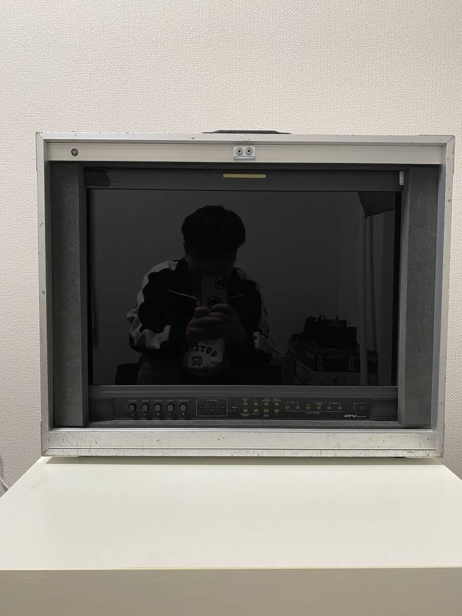 [Victor] DT-V20L1D 50Hz 60Hz 日本ビクター株式会社 ハードケース付きモニター LCD 20インチ_画像2