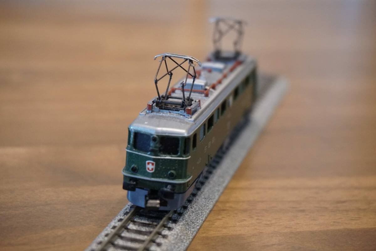 福袋 セール MINITRIX製 SBB(スイス) 品番2936 AE6/6(AE610)型機関車 11428 外国車輌