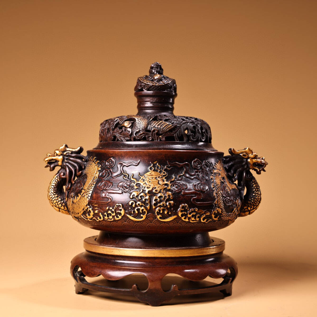 22000円 【古寶奇蔵】銅製・塗金・盤龍熏香炉・置物・賞物・中国 22000円 【古寶奇蔵】銅製・塗金・盤龍熏香炉・置物・賞物・中国