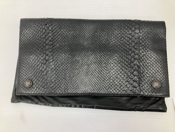 HS317-240511-126[ used ]ISAMU KATAYAMA BACKLASH THE LNE clutch bag python black i Sam ka Taya ma