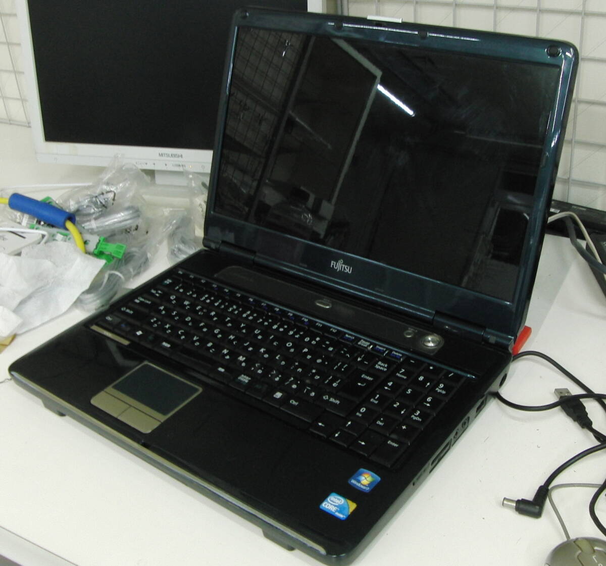 富士通 FMV LIFEBOOK AH550/5A Core i5 450M Windows7 ノートPCの画像1