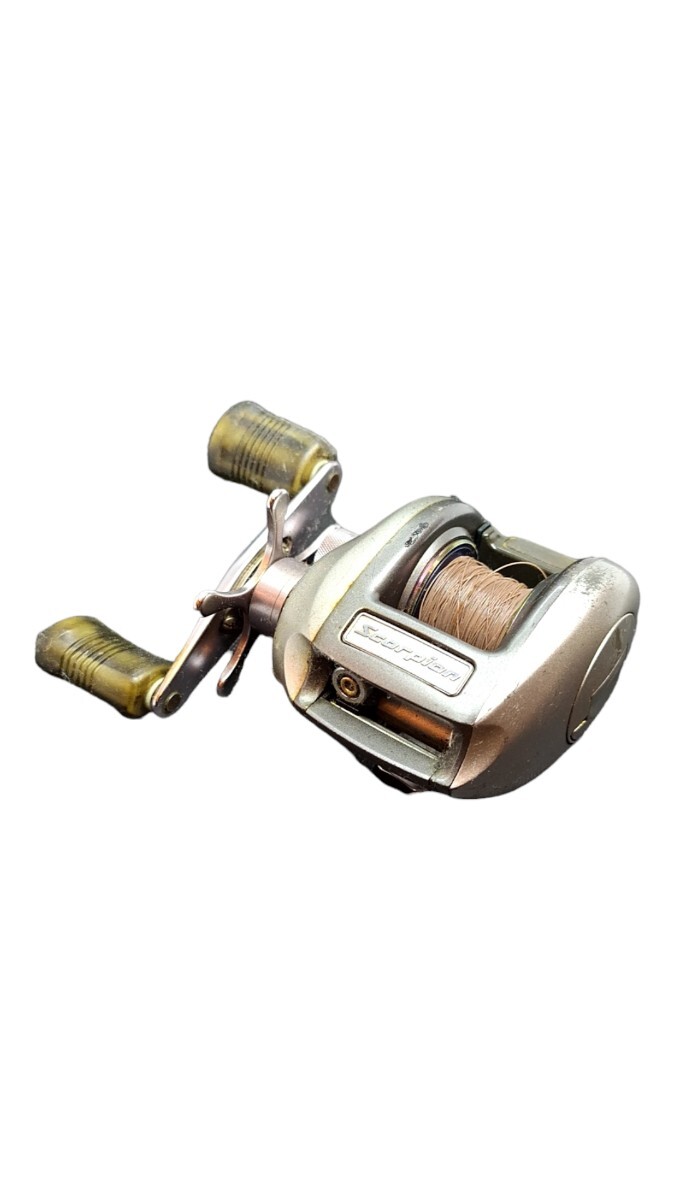 21911 SHIMANO/ Shimano /Scorpion/ катушка / рыбалка / товары для улицы / речная рыбалка / рыболовная снасть / морская рыбалка / рыба /fish/ рыбалка / рыболов / море сверху рыболовный ./ волна останавливаться место / хобби 