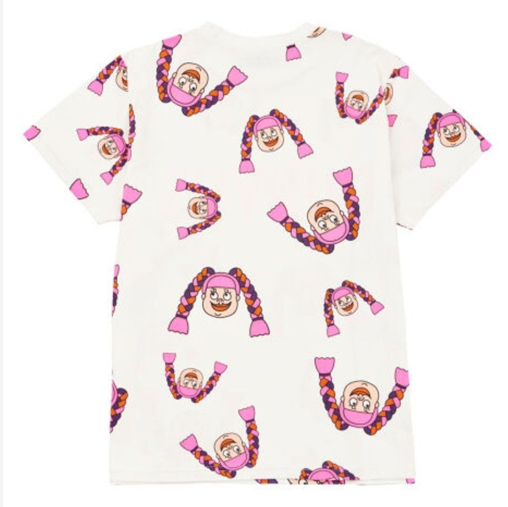 新品 プニュズ Tシャツ punyus 総柄 半袖 4 渡辺直美 ロゴT