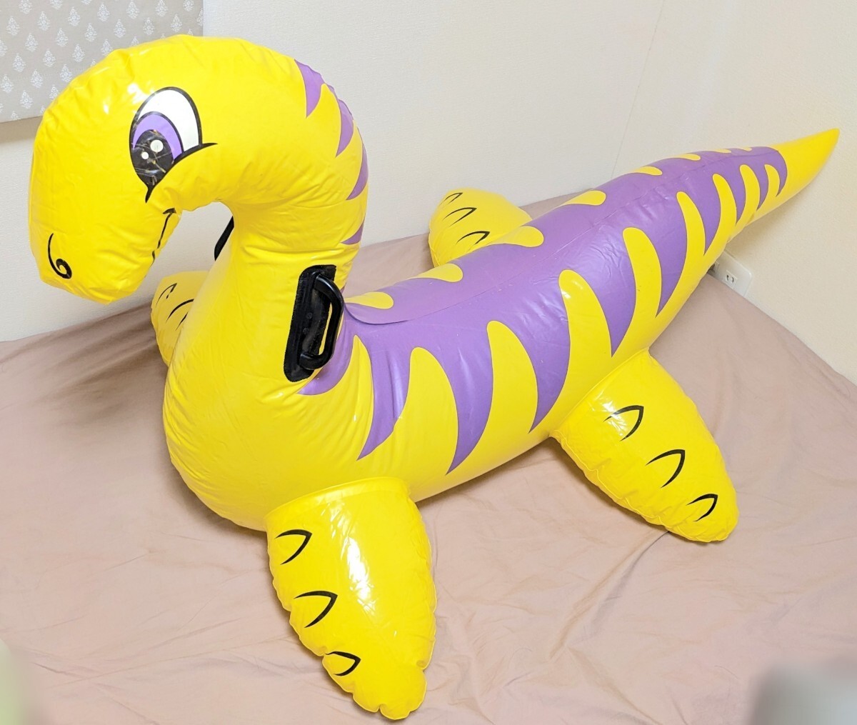 INTEX ダイナソー ライドオン 空ビ フロート 浮き輪 恐竜 Inflatable Yellow Dinosaur Ride On Toy Pool Float Rare Vintage_画像1