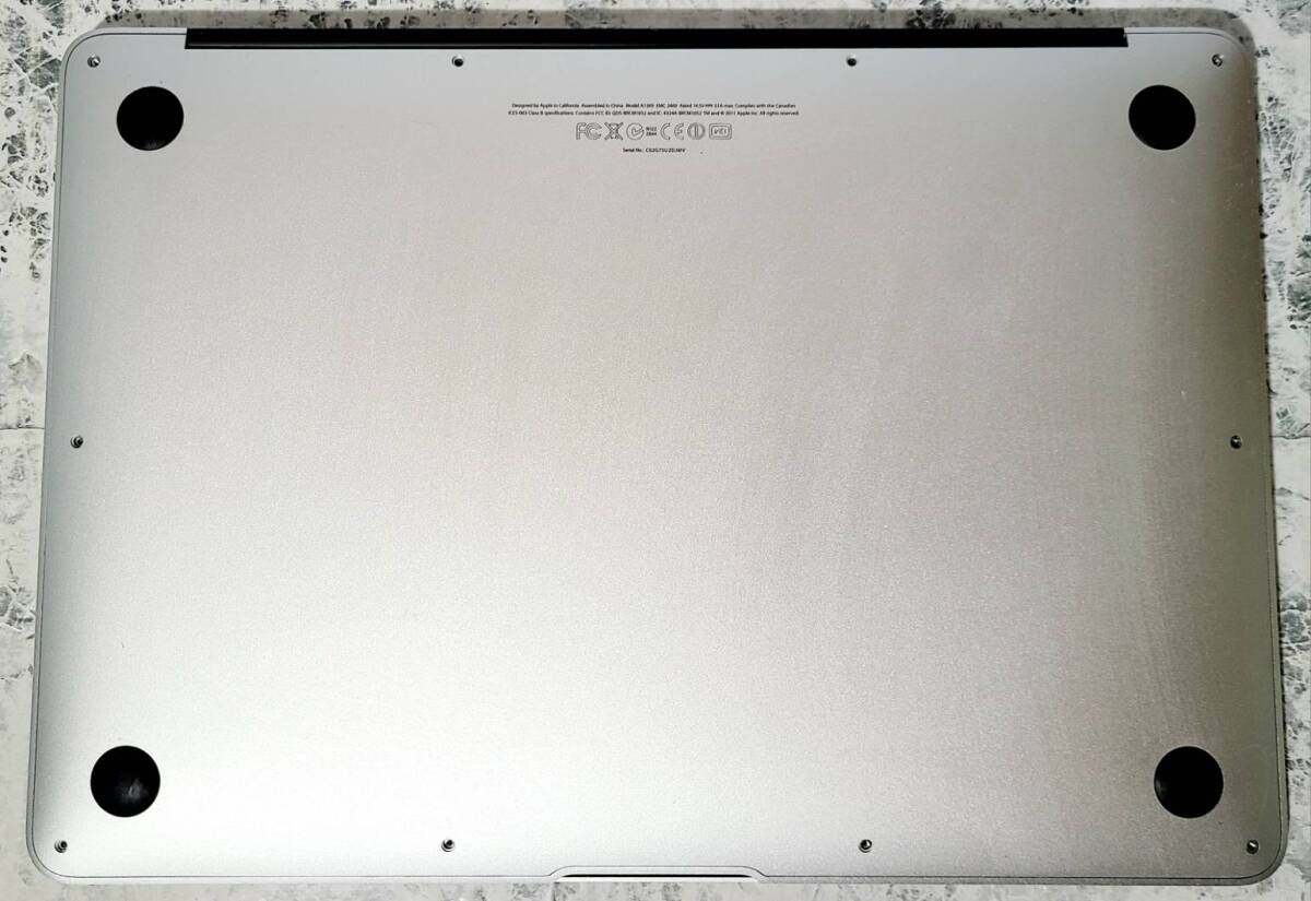 143// Apple MacBook Air A1369 ノートPC 現状品_画像8