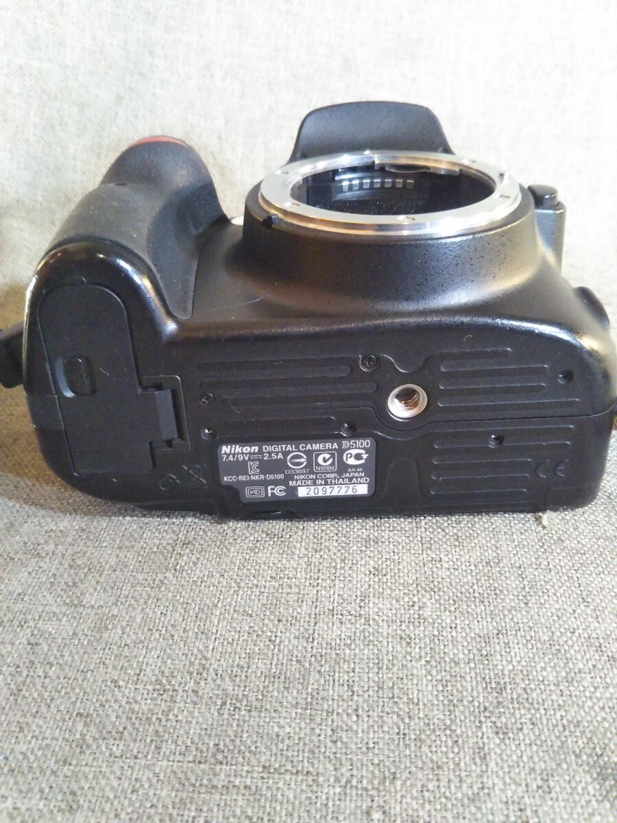 Nikon ニコン デジタルカメラ Ｄ5100 ボディのみ 通電未確認 現状品 バッテリー付き デジタル一眼レフカメラの画像6
