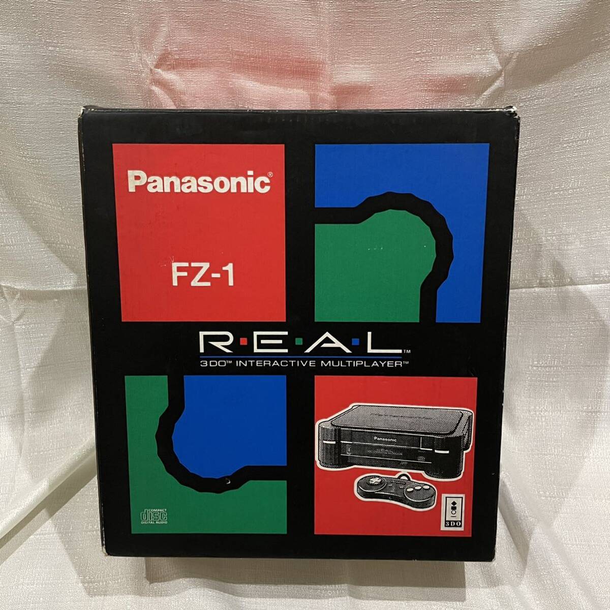 通電確認済み！ジャンク品！パナソニック 3DO REAL FZ-1 箱・コントローラ付き Panasonic 松下電器 リアル レトロゲーム 互換機 POLYMEGA _画像6