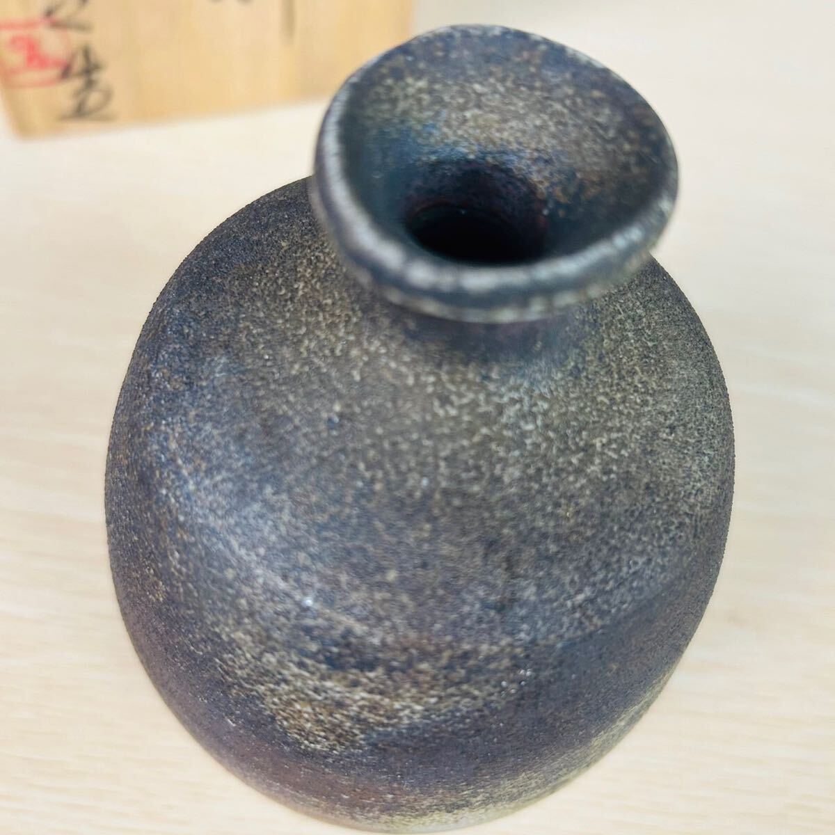 ★ WAKO 銀製彫金箱 小物入 小箱 ジュエリーボックス 文庫箱 手紙箱 縦12cm 横18cm 高さ5cm_画像2