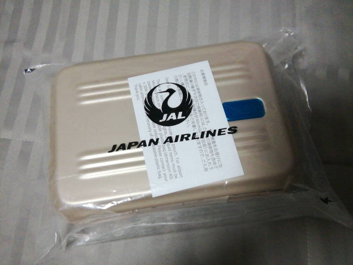 JAL First Class amenity ZEROHALLIBURTON Zero Halliburton HARD SILVER article limit LastOne