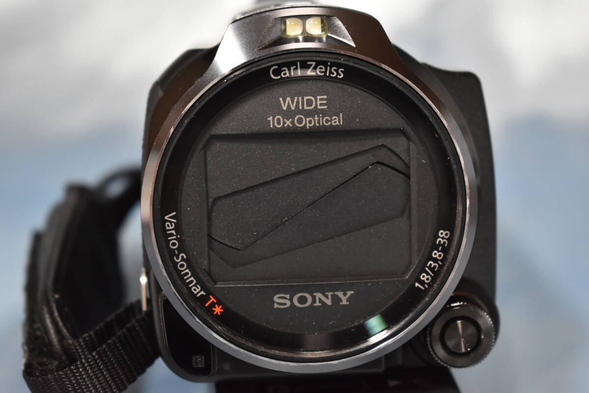 SONY（ソニー）デジタルHDビデオカメラレコーダー HDR-CX720V BATT NP-FV50 2本付き 専用キャリングケース付き（中古品）の画像4