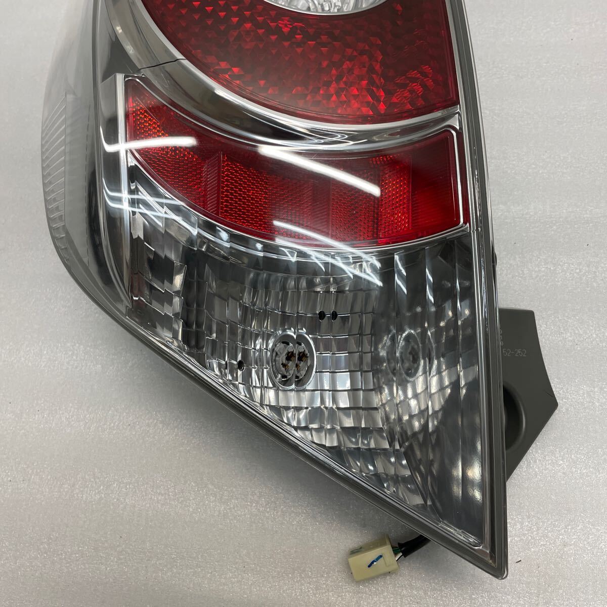超美品 使用感少 トヨタ純正 NHP10系 アクア 前期 純正LED 超美品 使用感少 トヨタ純正 NHP10系 アクア 前期 純正LED