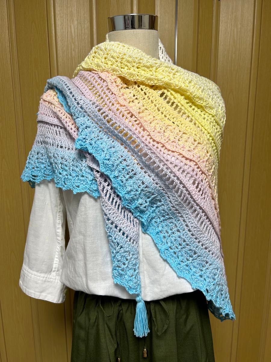 話題の人気 手編み ハンドメイド 新品 三角ストール② ピュア かぎ針編み ストール・ショール