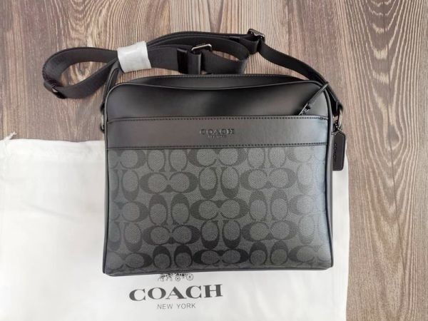 コーチ COACH アウトレット ショルダーバッグ メンズバッグ PVC+レザー ブラック メンズ 28456 保存袋付き 新品未使用_画像1