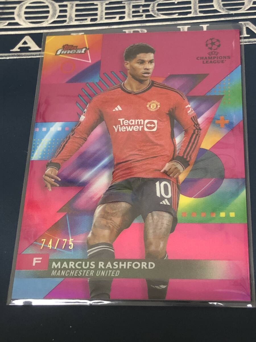 2023-24 Topps Finest UEFA Club Competitions Marcus Rashford Manchester United Rose Gold Refractor Base カード パラレル /75枚限定_画像1