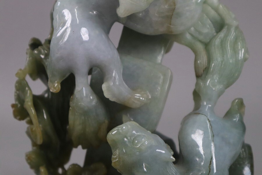 中国美術 翡翠 獅子蝙蝠如意彫 唐木台付 置物 高21cm 天然石 和田玉 細密細工 古美術品[c557]_画像3