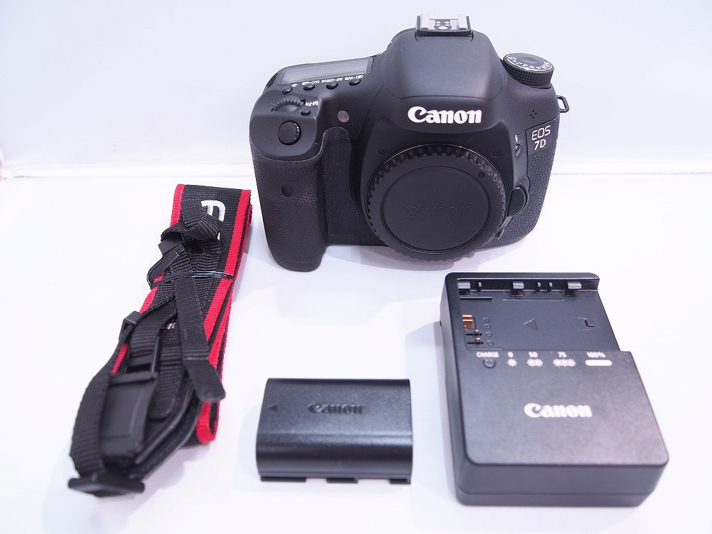 キヤノン Canon デジタル一眼レフカメラ EOS 7D_画像1