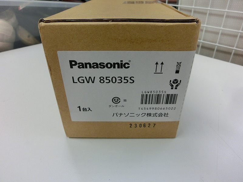 期間限定セール 【未使用】 パナソニック Panasonic LEDポーチライト防雨型 電球色白熱電球60形1灯器具相当 シルバーメタリック LGW85035S_画像2
