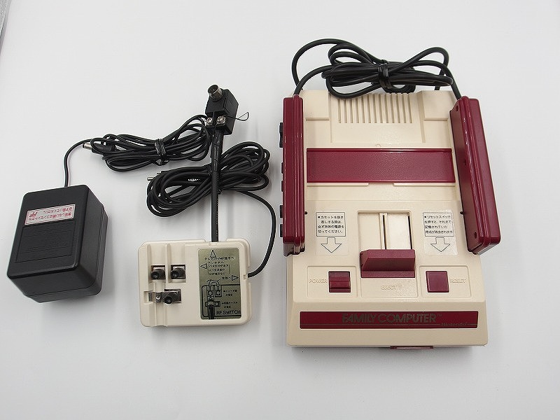 期間限定セール ニンテンドー Nintendo ファミリーコンピュータ HVC-001 - 本体 期間限定セール ニンテンドー Nintendo ファミリーコンピュータ HVC-001 - 本体