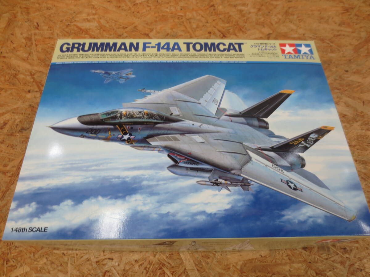 100-B⑤113 タミヤ グラマン F-14A トムキャット（1/48スケール 傑作機 No.114 61114） プラモデル 61114 未開封の画像1