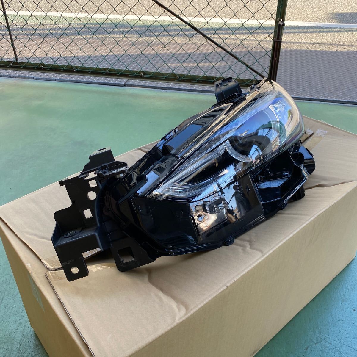 MAZDA6 左ヘッドランプASSY 100-65180 G48F-51-041B GRF5-51040 中古 美品の画像2