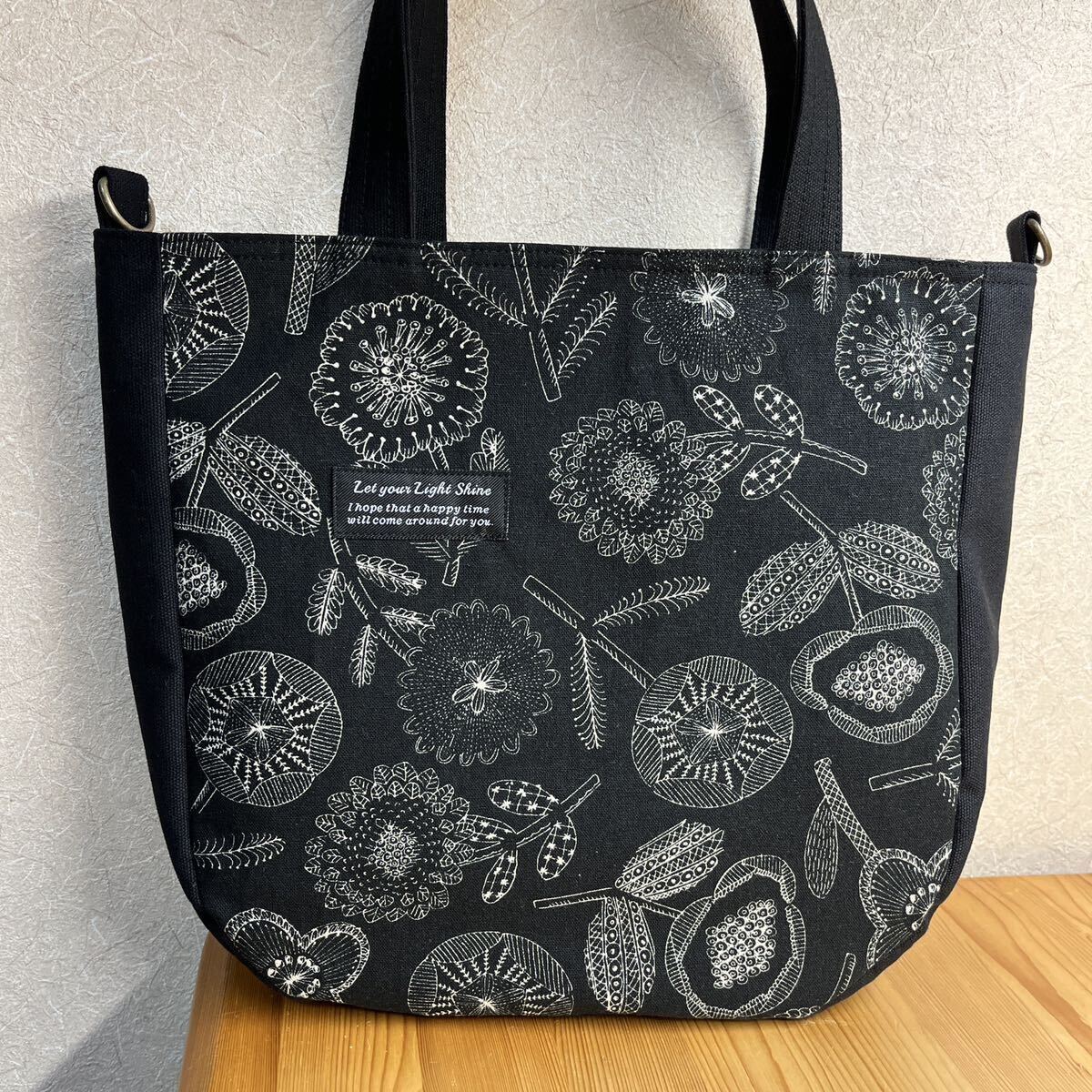  tote bag shoulder bag black raw . floral print Northern Europe hand made hand made diagonal ..sakoshu hand second bag bag 