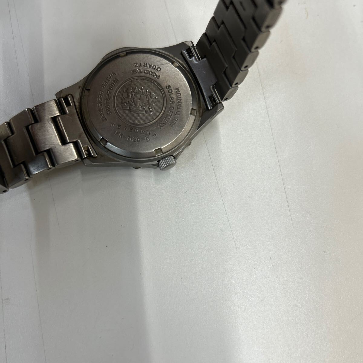 ELGIN エルジン USA チタン メンズ 腕時計 ソーラー 200m FK-1129-C 05120043 クォーツ【ジャンク】_画像3
