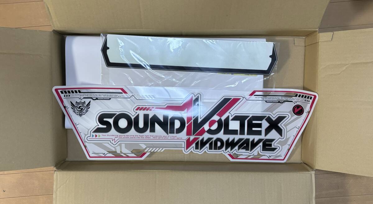 【コナミ】SOUND VOLTEX EXCEED GEAR　 ポスター/SOUND VOLTEX VIVID WAVE 一部装飾品_この状態でポスター装飾品は発送となります