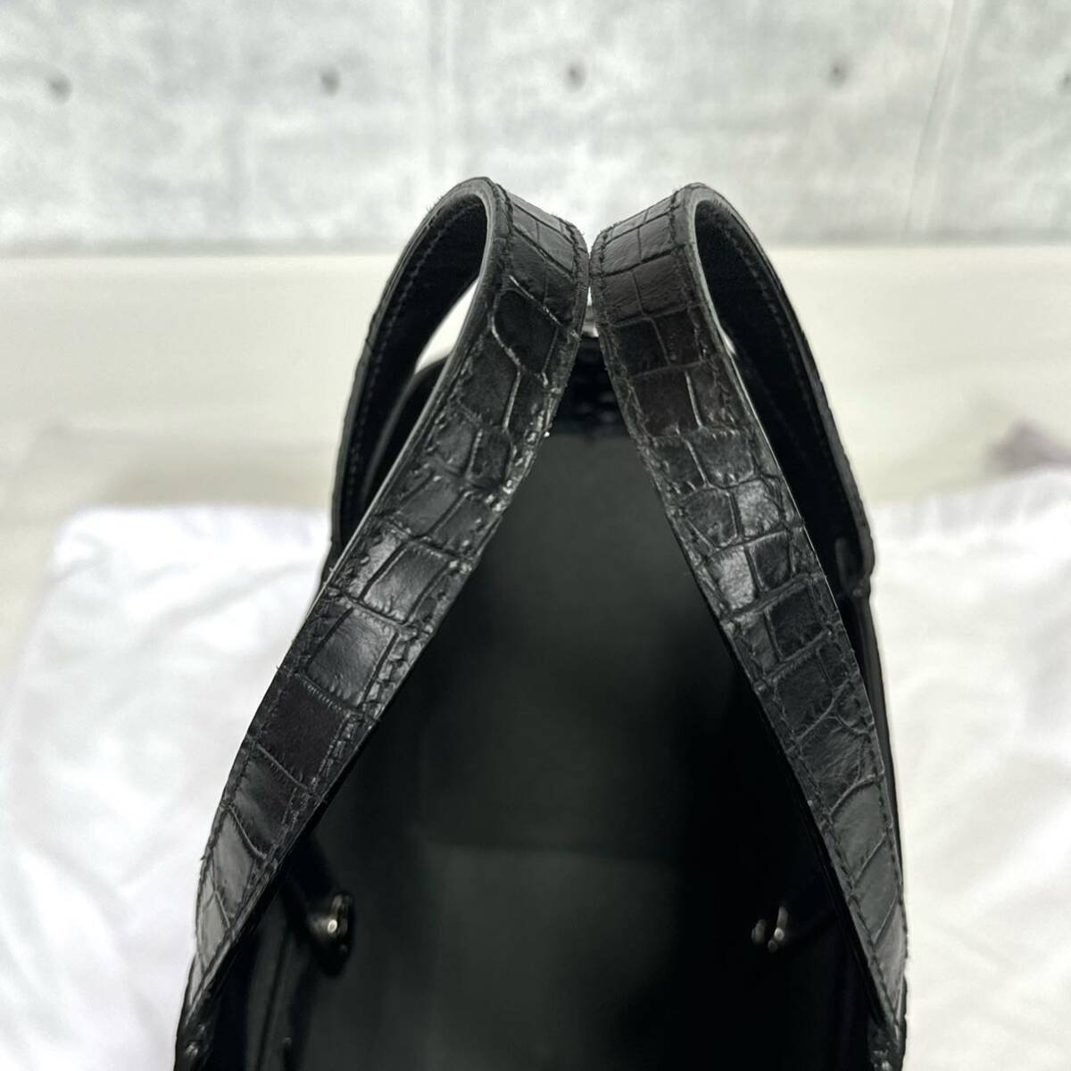 良品 JIMMY CHOO ジミーチュウ PEGASI/S クロコ型押し ブラック 黒 2WAY ハンドバッグ トートバッグ ショルダーバッグ レザー イタリア製_画像8