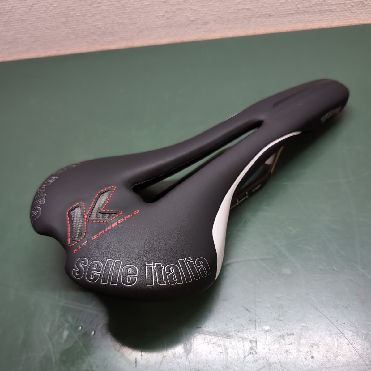 Selle Italia (セライタリア) - Flite Kit Carbonio Flow サドル Selle Italia (セライタリア) - Flite Kit Carbonio Flow サドル