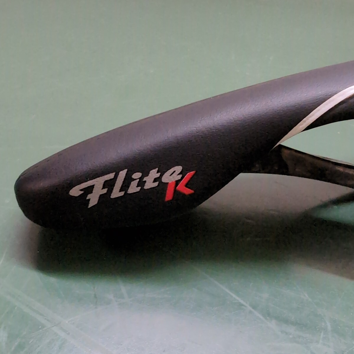 Selle Italia (セライタリア) - Flite Kit Carbonio Flow サドル (カーボンレール) ブラック 145mm　中古品_画像2